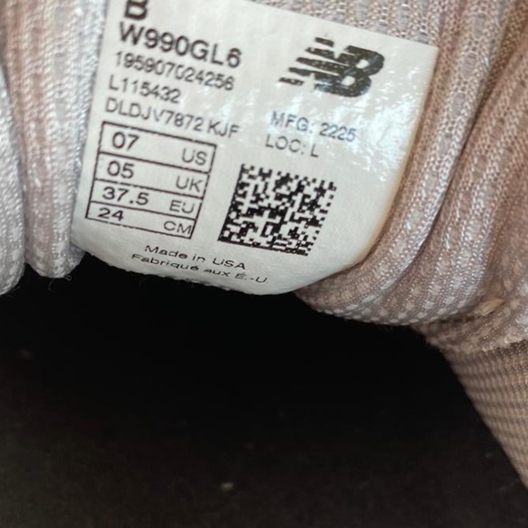 New Balance 990v6 Shoes - Picture 5 of 10